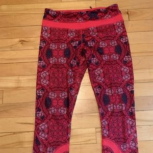 Lululemon run crops size 6